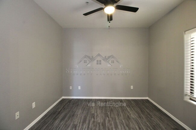 Building Photo - 6770 N 47th Ave