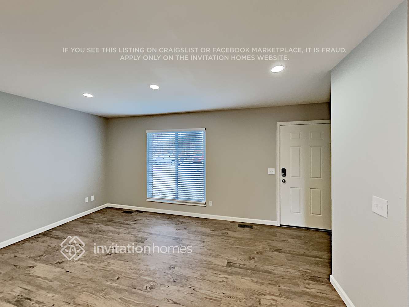 Building Photo - 16533 E Wyoming Dr