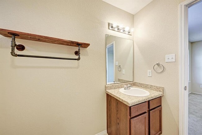 Building Photo - 921 Dexter Dr