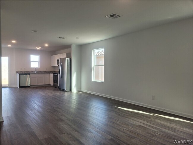 Building Photo - 2121 Pesuna Dr