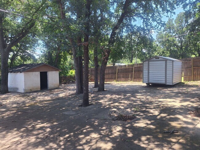 Building Photo - 5912 Maceo Ln
