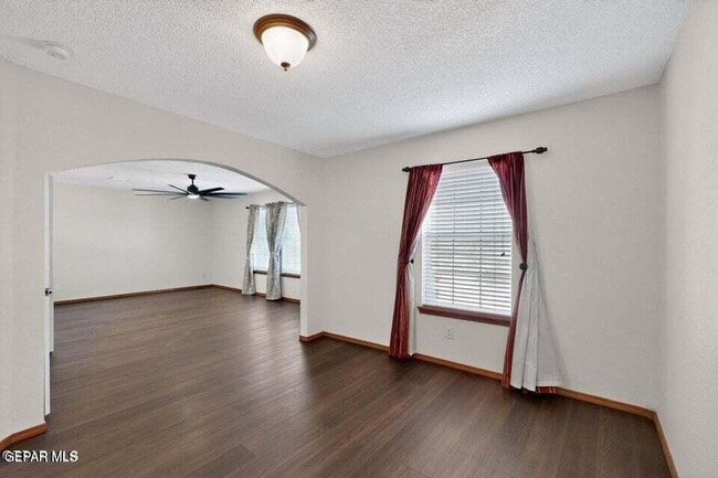 Building Photo - 856 Marimba Dr