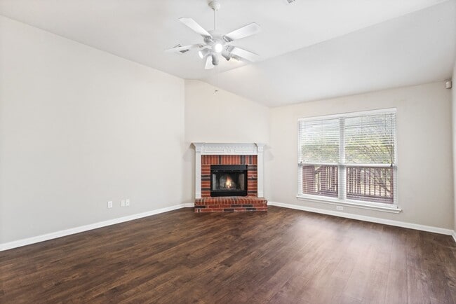 Building Photo - 1318 Coronado Blvd