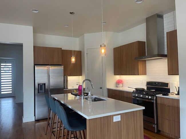 Building Photo - Beautiful  Eagle home