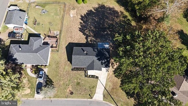 Building Photo - 3 Helen Ave