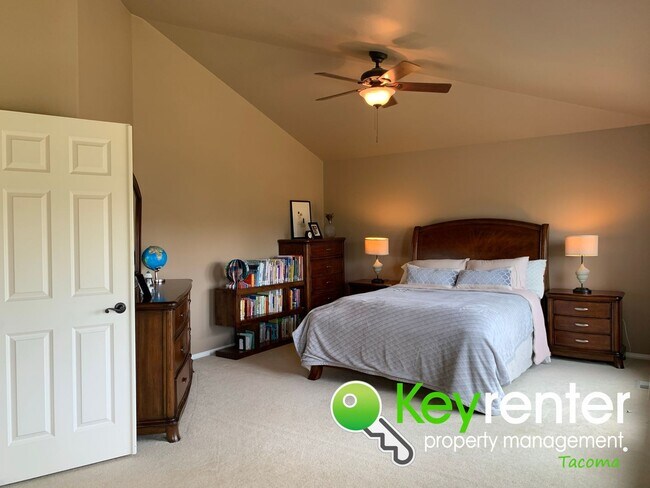 Building Photo - Luxurious House in North East Tacoma!!