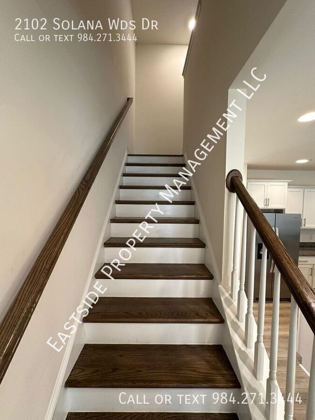 Building Photo - 2102 Solana Wds Dr