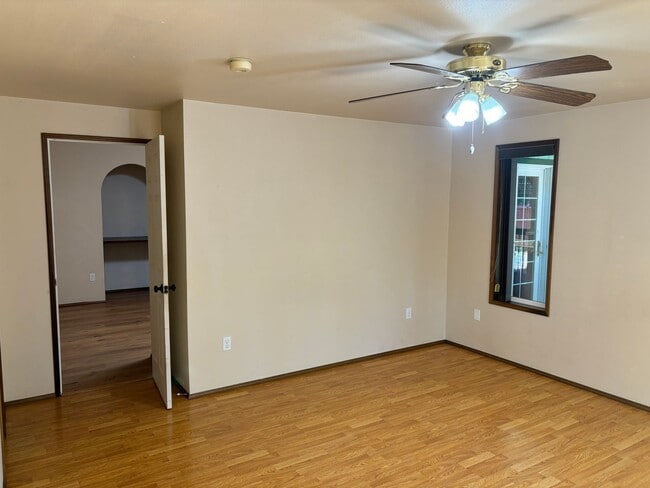 Building Photo - 3233 Jeri Dr NE