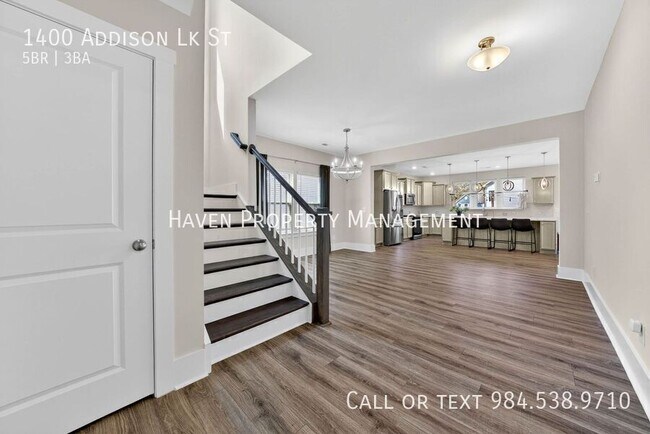 Building Photo - 1400 Addison Lk St