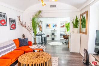 Building Photo - 346 Laveta Terrace