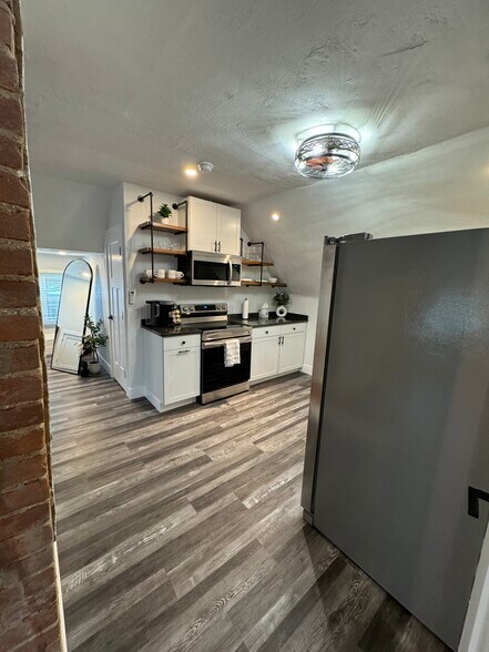 Building Photo - 664 New Castle Road