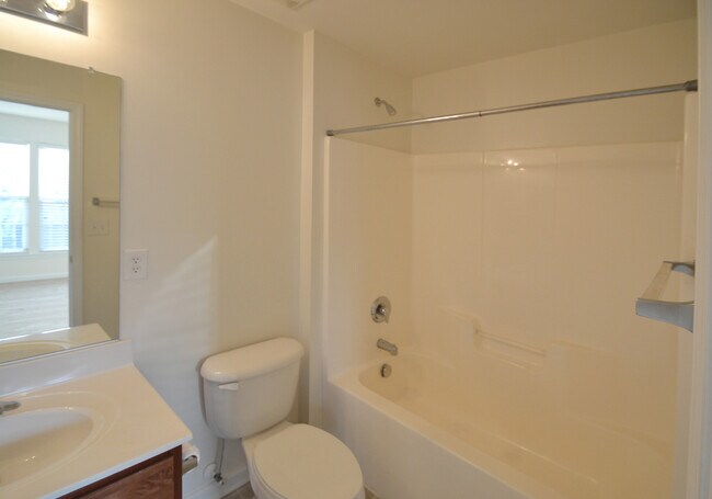 Building Photo - Spacious Ballantyne Living | 3BR, 3.5BA with Community Pool