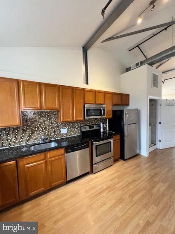 Building Photo - 85 Valley Rd