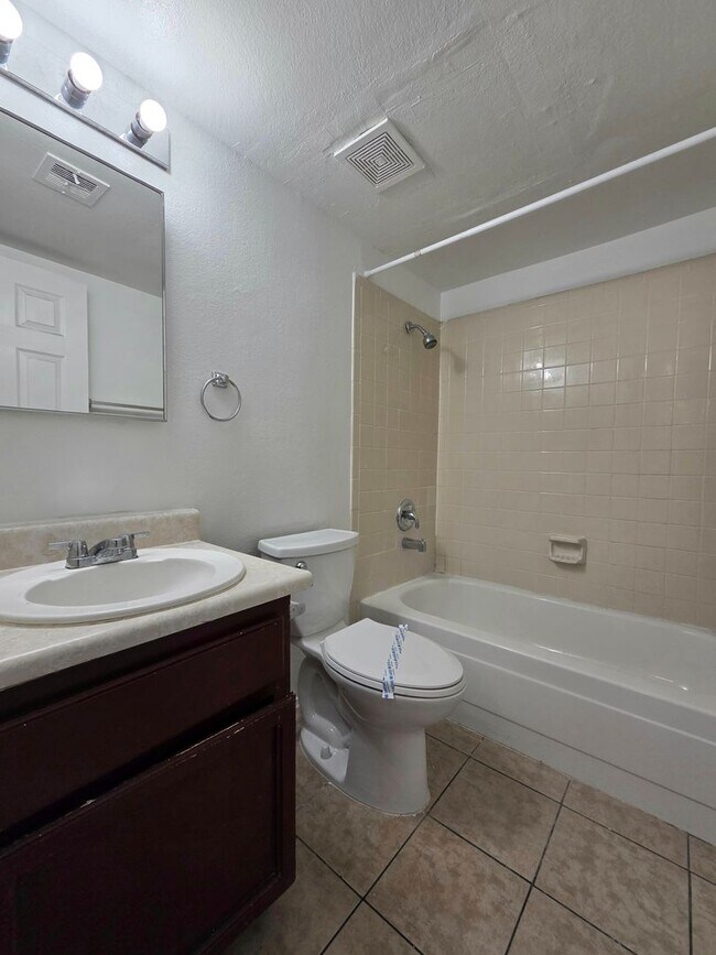 Building Photo - 4368 N Vornsand Dr