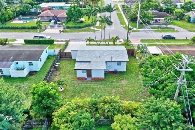 Building Photo - 5521 SW 39th St