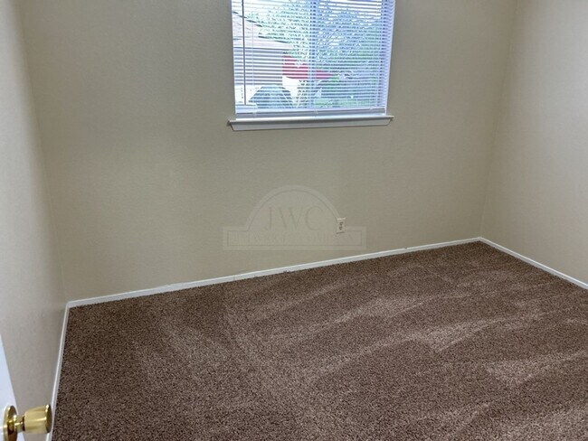 Building Photo - 1516 Jefferis Ave