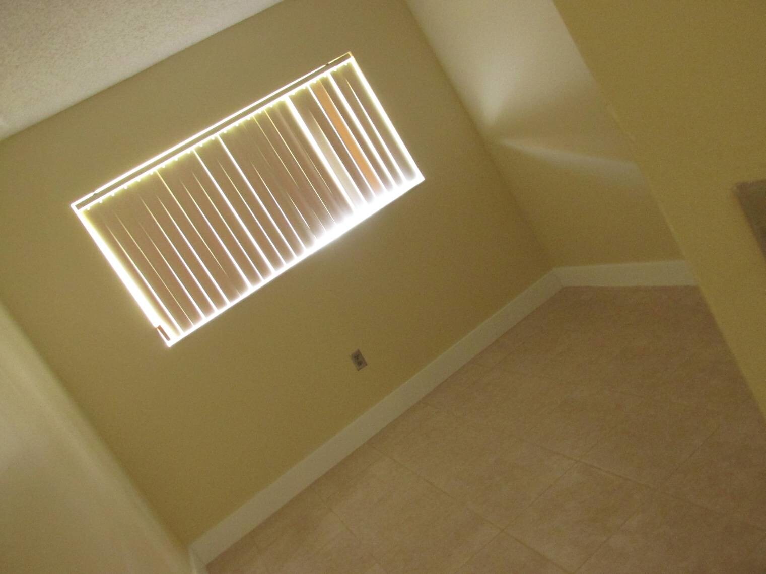 Building Photo - 7423 SW 152nd Ave