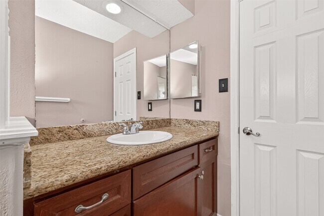 Building Photo - 7403 Shady Vale Ln