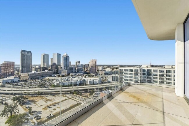 Building Photo - 1000 Water St