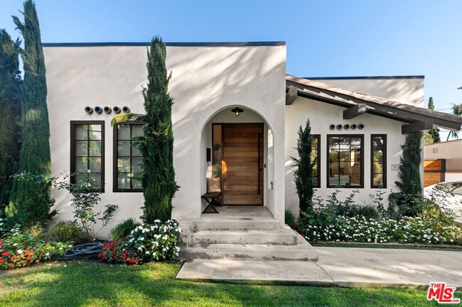 Primary Photo - 358 N Bronson Ave