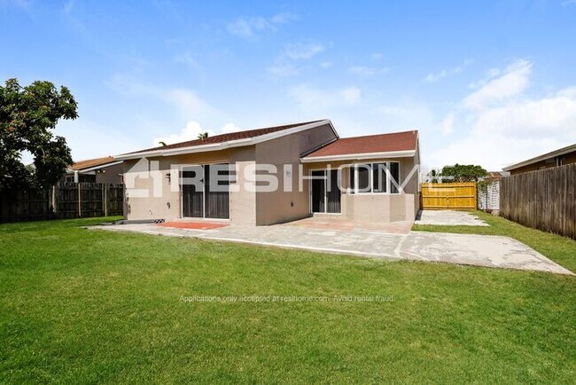 Building Photo - 12752 SW 265th Terrace