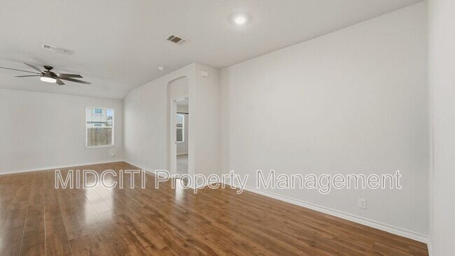 Building Photo - 221 Tule Canyons
