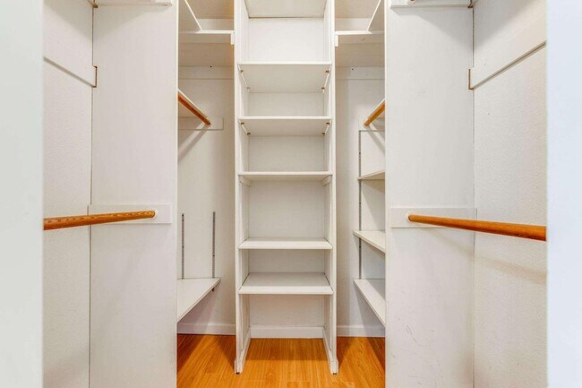 Building Photo - 12091 Atrium Dr