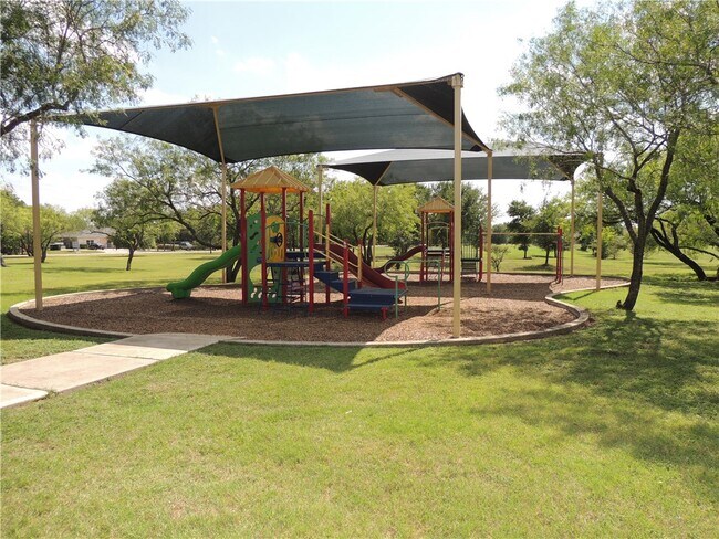 Building Photo - 310 Wildhorse Creek