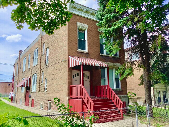 Primary Photo - 6712 S Wabash Ave