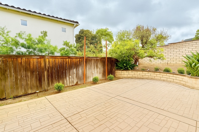 Building Photo - Beautifully Maintained & Spacious Two-Story Home in the Privately-gated Belleza Community of San ...