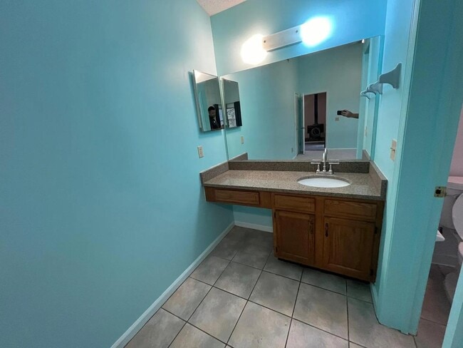 Building Photo - 224 Vista Grande Dr