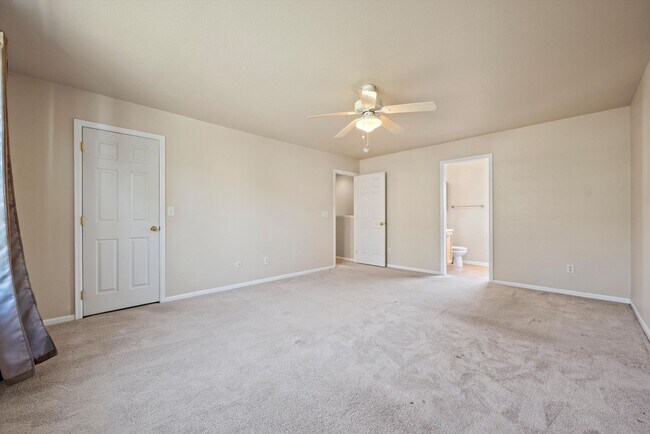 Building Photo - Beautiful 3-Bedroom Home in Cherry Creek School District with Fenced Yard & 2-Car Garage