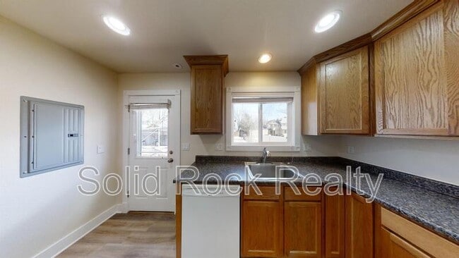 Building Photo - 809 N Wahsatch Ave
