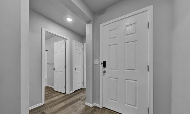 Building Photo - Welcome to this stunning 4-bedroom, 2-bathroom home located in the vibrant community of Caldwell,...