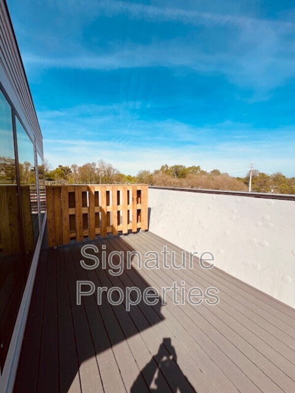 Building Photo - 712 High St