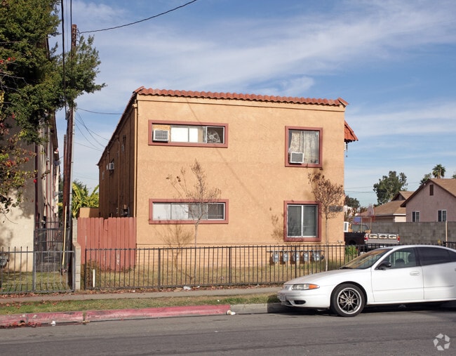 Building Photo - 14625 Nelson Ave