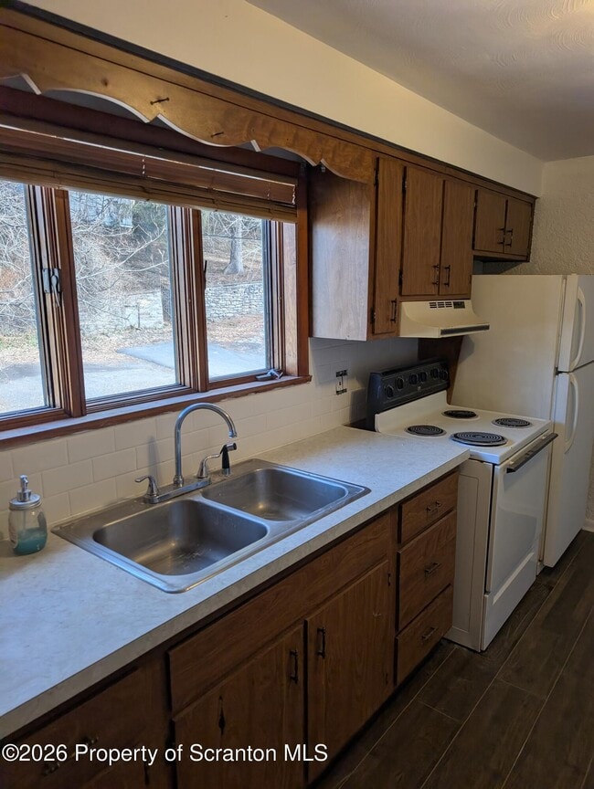 Building Photo - 116 Broad St