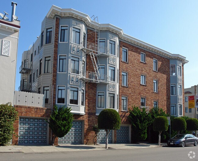 Building Photo - 2500 Chestnut St