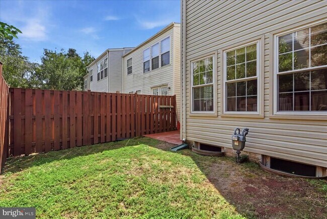 Building Photo - 7049 Rogue Forest Ln