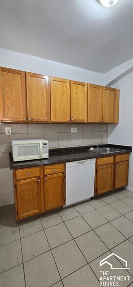 Building Photo - 4931 N Whipple St