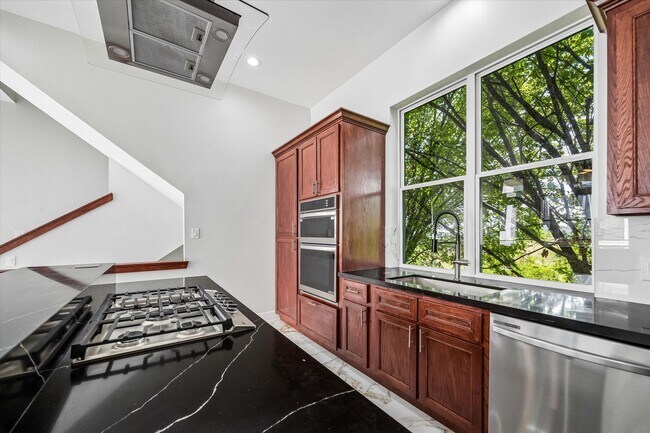 Building Photo - 2863 Decker Pl.
