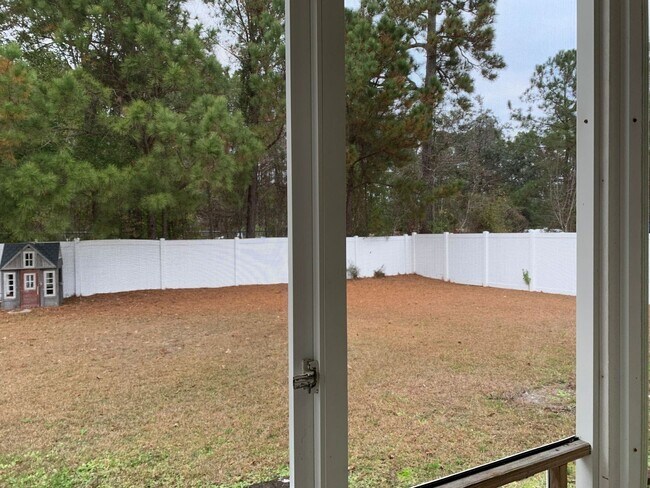 Building Photo - Beautiful 3 Bedrooms, 2.5 Baths in Little River