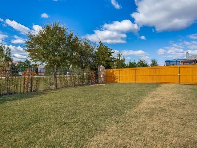 Building Photo - 840 English Ivy Dr