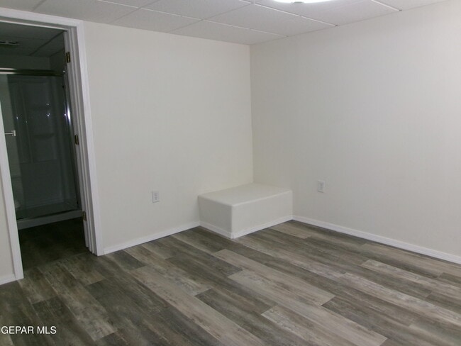 Building Photo - 6262 Escondido Dr