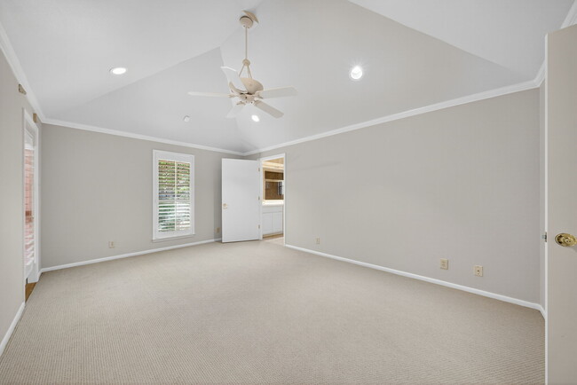 Building Photo - 2318 Park Cir