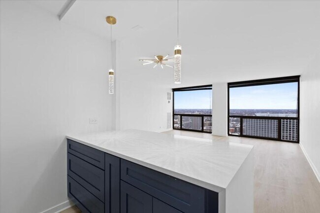 Building Photo - 1 bedroom in Chicago IL 60613