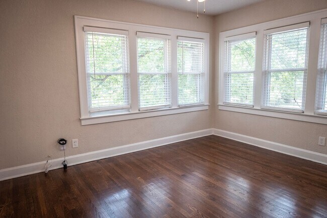 Building Photo - 49SW1109