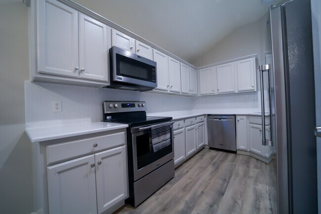 Building Photo - 117 Harbour Town Cir