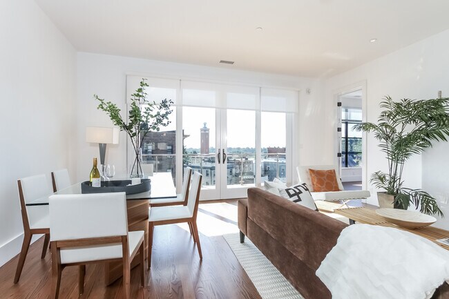 Building Photo - Harbor Court