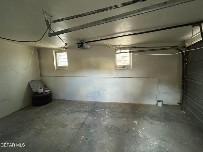 Building Photo - 1546 Upson Dr